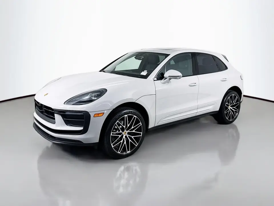 2026 Porsche Macan T - Photo 7