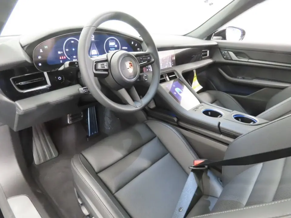 2026 Porsche Taycan Base - Photo 31