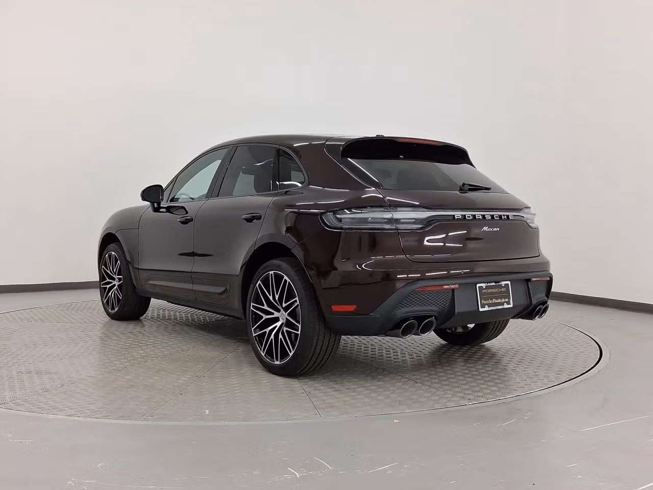 2025 Porsche Macan T - Photo 20