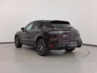 2025 Porsche Macan T - Photo 17