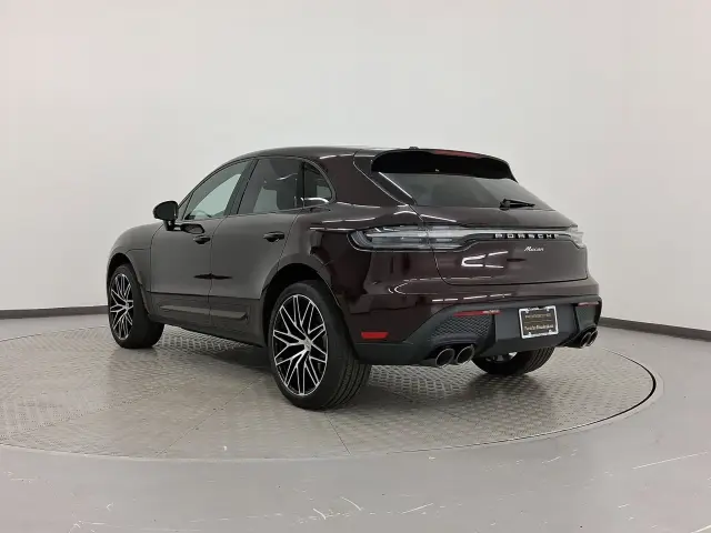 2025 Porsche Macan T - Photo 22