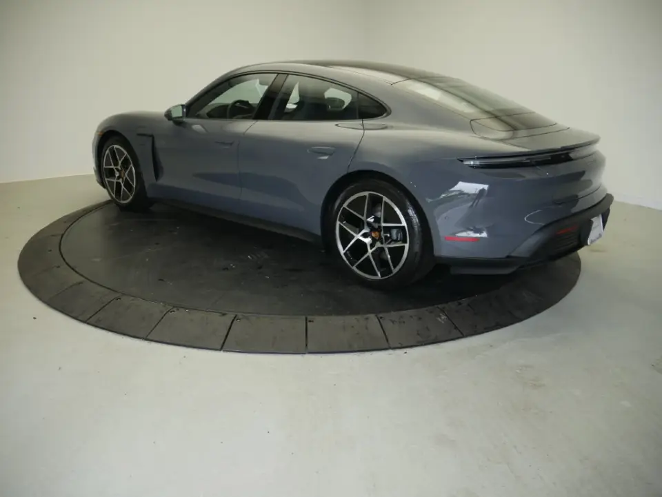2026 Porsche Taycan Base - Photo 23