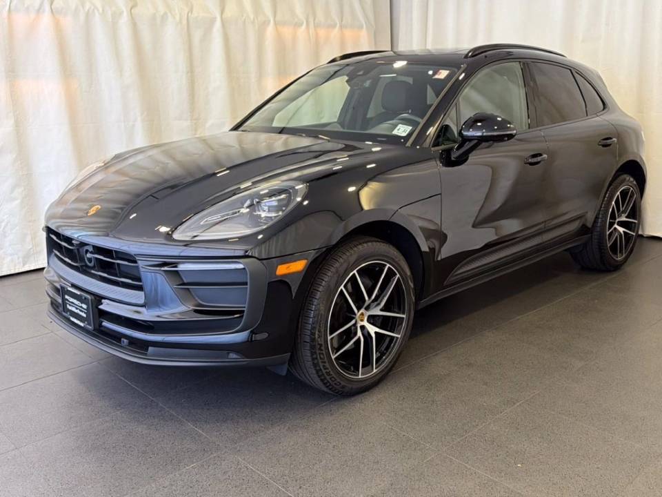 2026 Porsche Macan Base