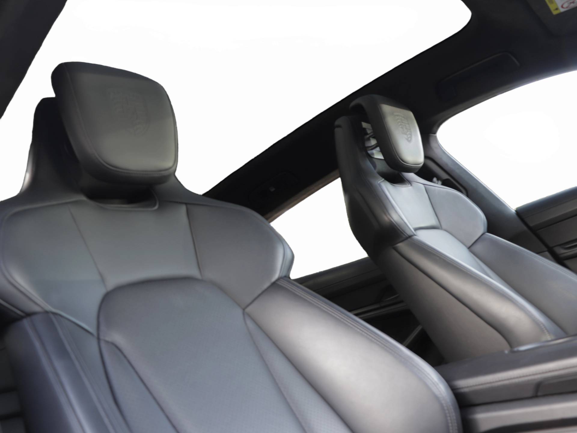 Taycan Turbo Sport Turismo, photo 31 of 31