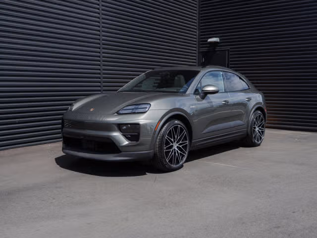 Used 2024 Porsche Macan Base with VIN WP1AA2XA8RL000668 for sale in Bakersfield, CA