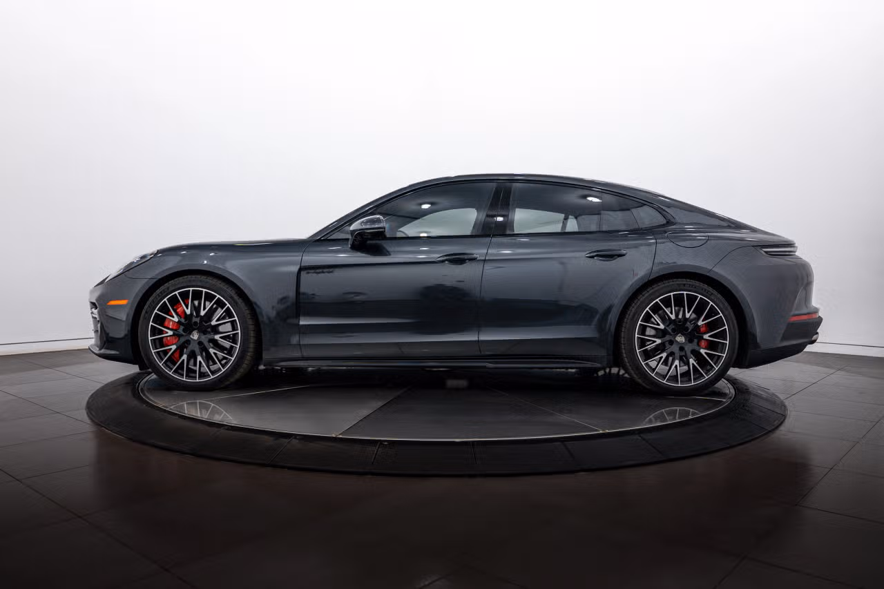2026 Porsche Panamera Turbo E-Hybrid - Photo 12