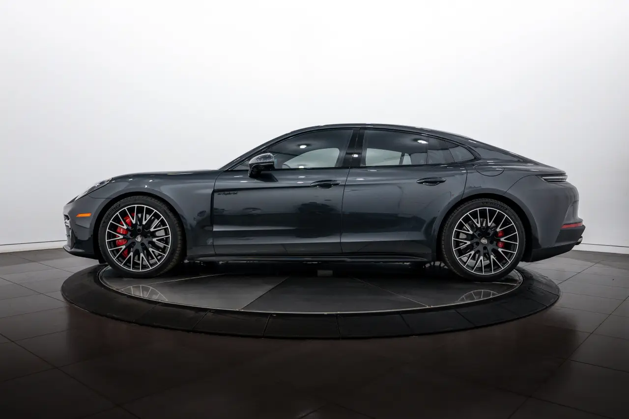 2026 Porsche Panamera Turbo E-Hybrid - Photo 16