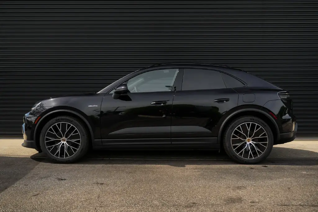 2026 Porsche Macan Base - Photo 16