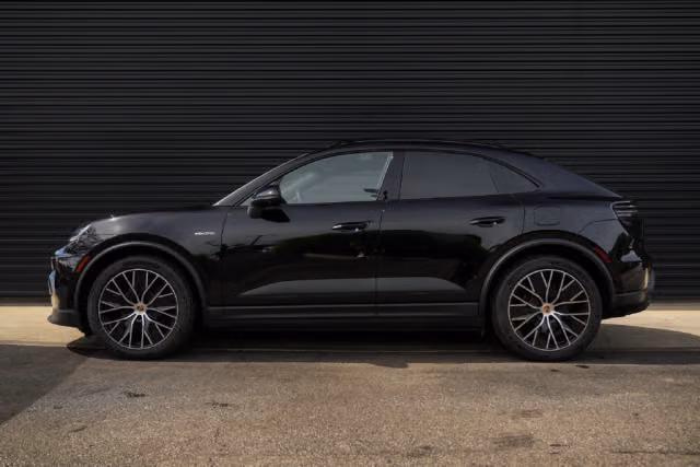 2026 Porsche Macan Base - Photo 10