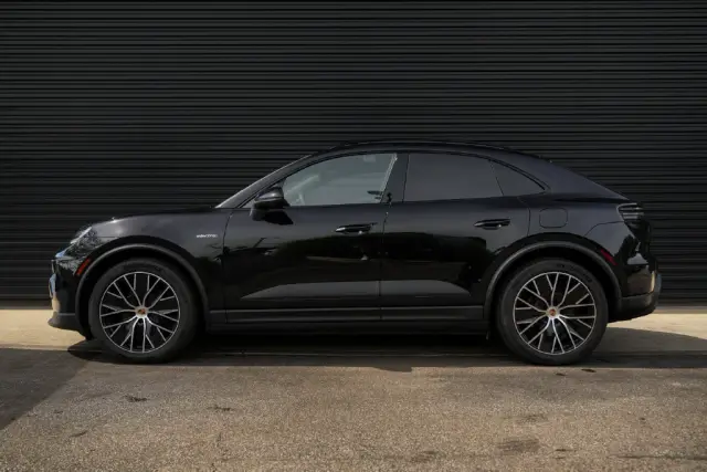 2026 Porsche Macan Base - Photo 14