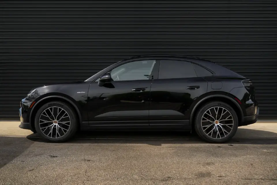 2026 Porsche Macan Base - Photo 15