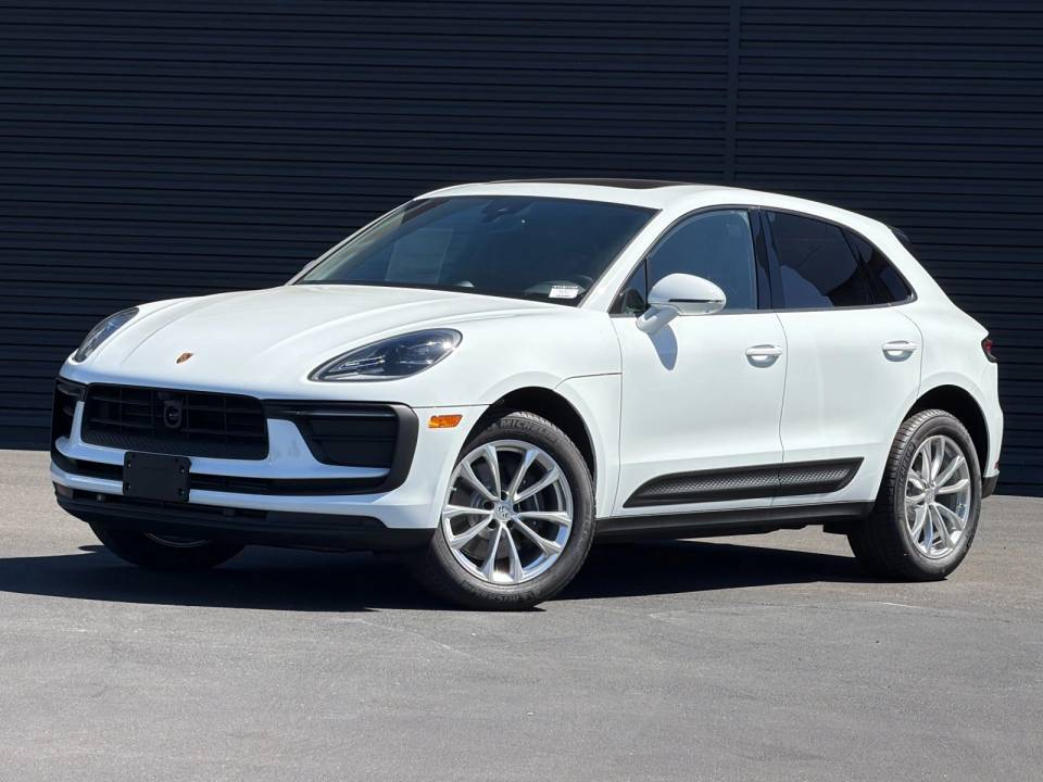 2026 Porsche Macan Base