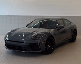 2025 Porsche Panamera 4's photo