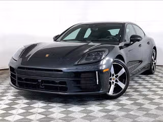 2024 Porsche Panamera 4's photo