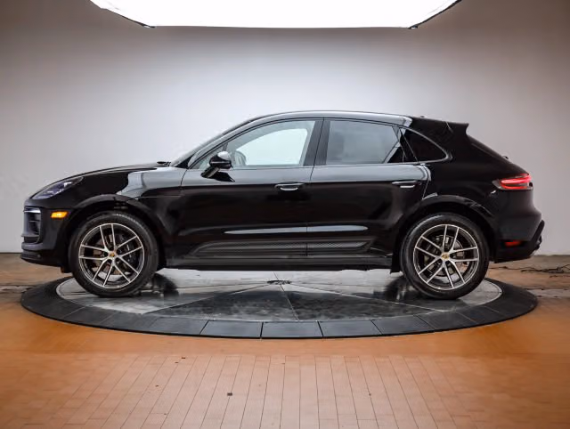 2025 Porsche Macan Base - Photo 10