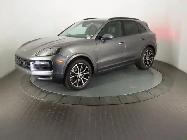 2026 Porsche Cayenne E-Hybrid - Photo 6