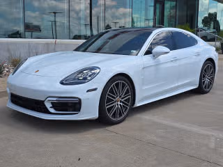 2023 Porsche Panamera's photo