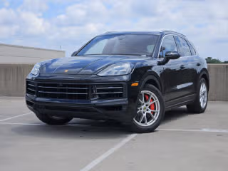 2024 Porsche Cayenne S's photo