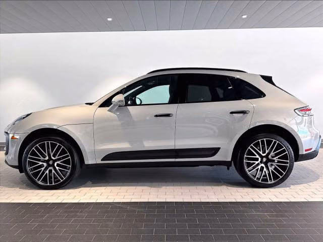 2026 Porsche Macan Base - Photo 10