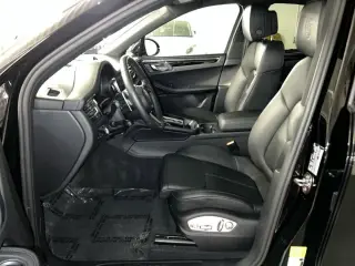 2026 Porsche Macan - Photo 37
