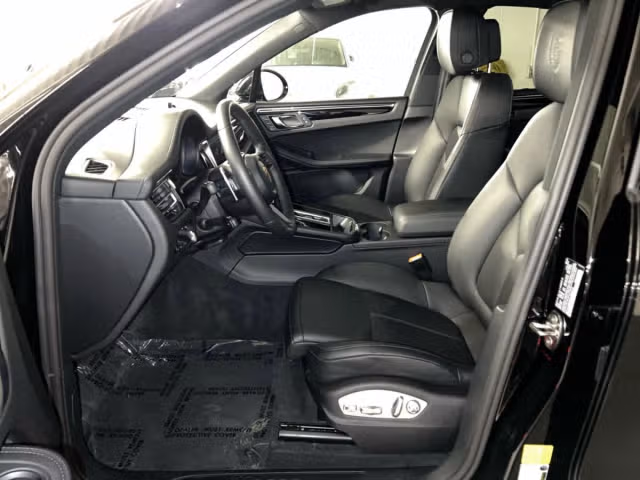 2026 Porsche Macan - Photo 34