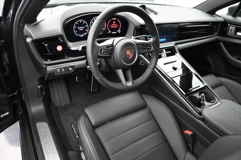 2026 Porsche Panamera 4 E-Hybrid - Photo 32