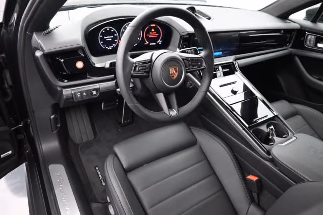 2026 Porsche Panamera 4 E-Hybrid - Photo 26