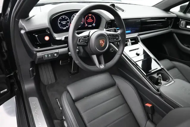 2026 Porsche Panamera 4 E-Hybrid - Photo 30