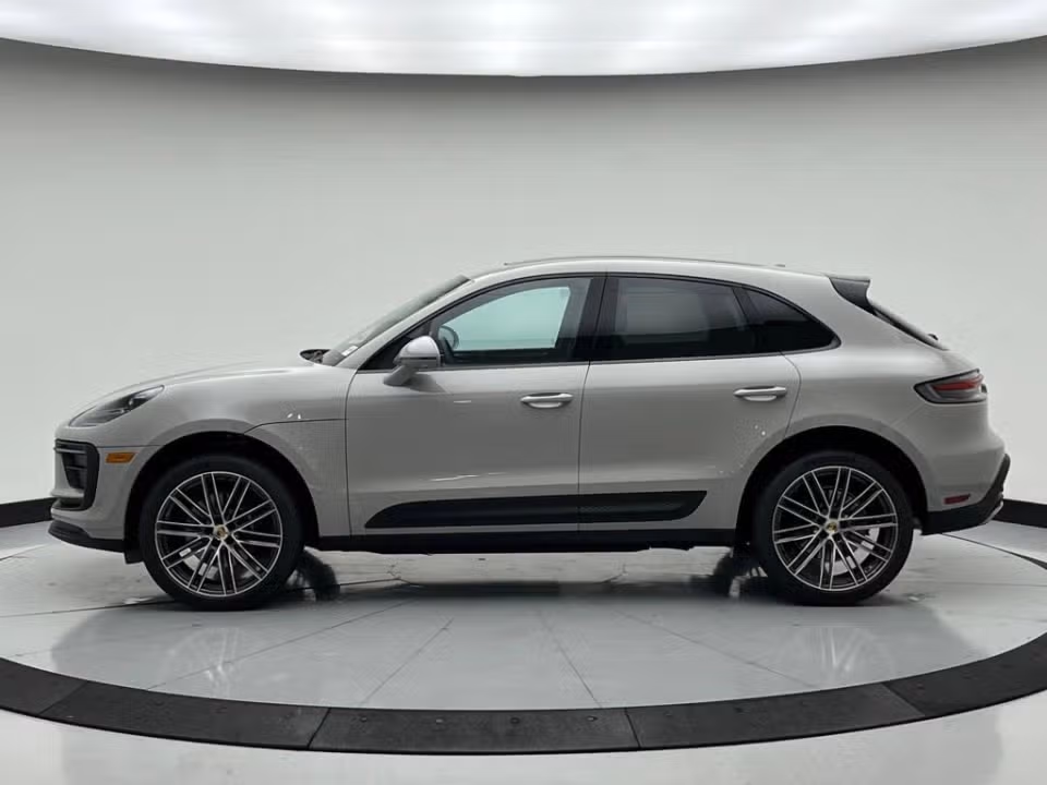 2026 Porsche Macan Base - Photo 11