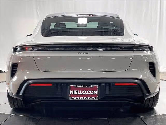 2025 Porsche Taycan Turbo - Photo 34