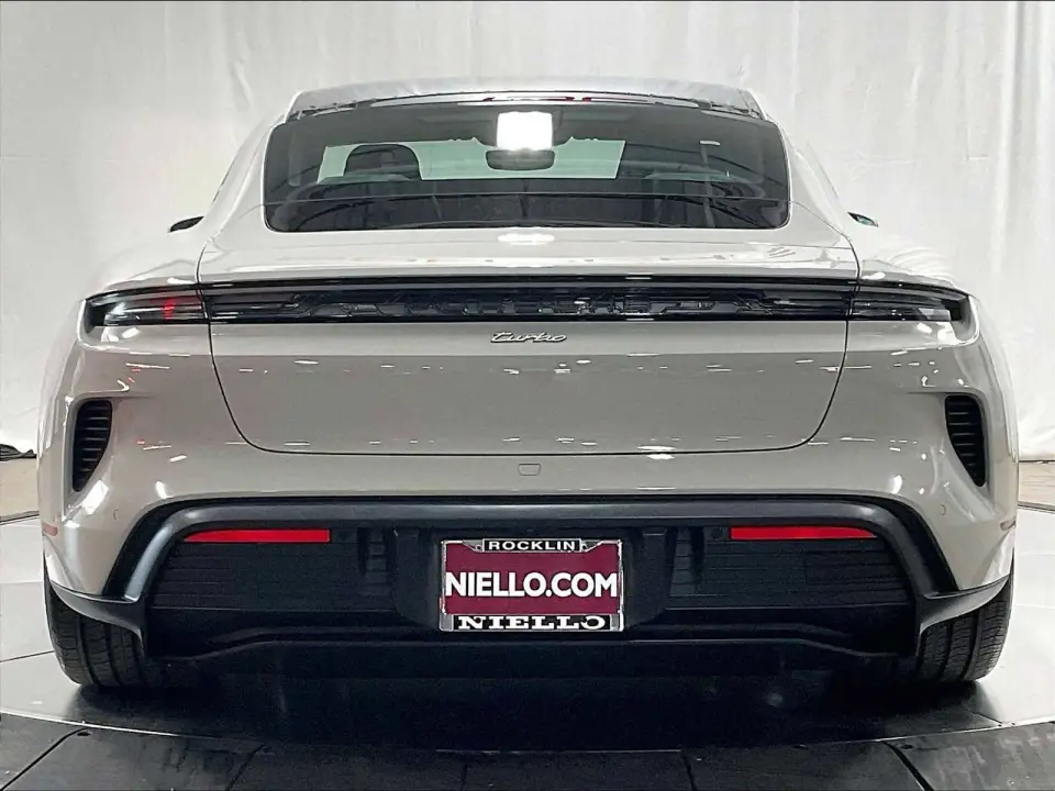 2025 Porsche Taycan Turbo - Photo 39