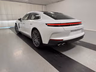 2026 Porsche Panamera Base - Photo 17