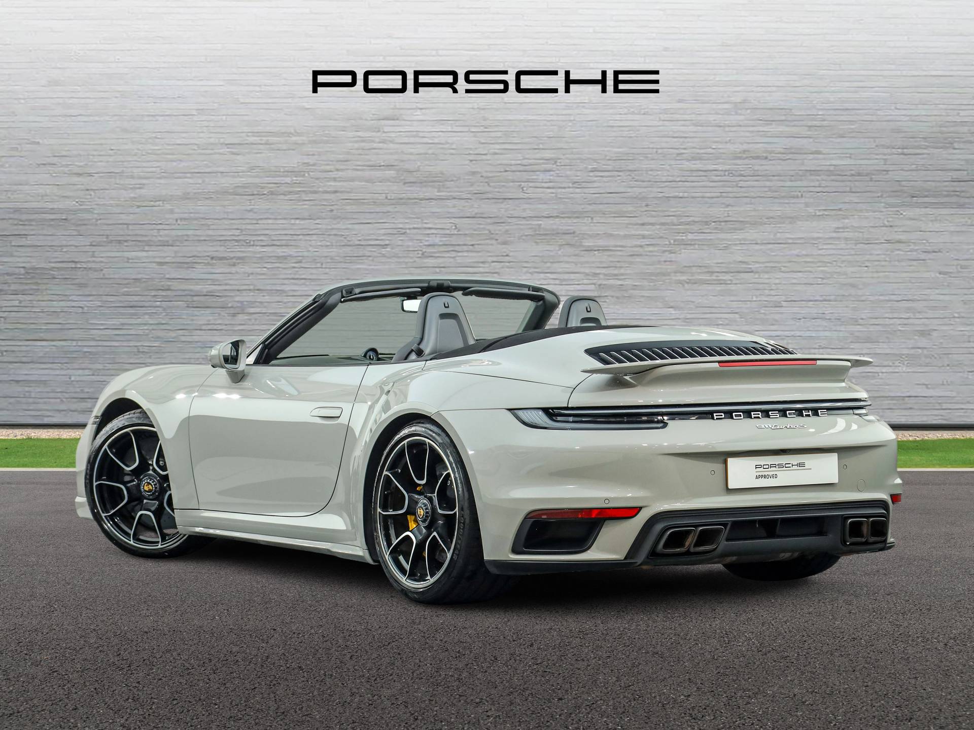 911 Turbo S Cabriolet, photo 2 of 35