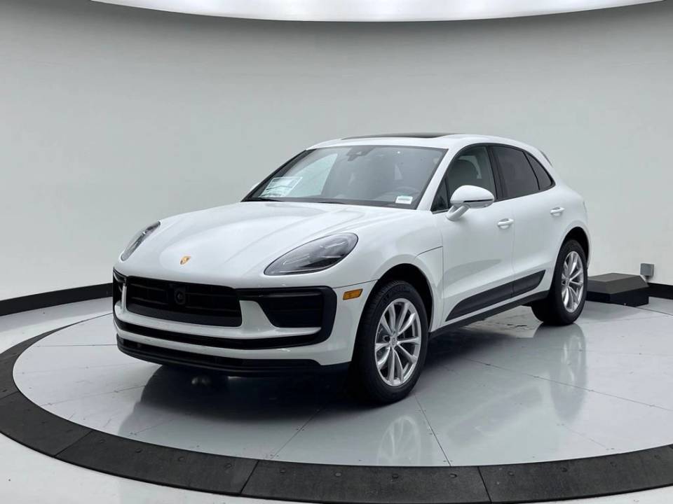 2025 Porsche Macan Base