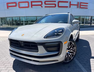 2026 Porsche Macan -'s photo
