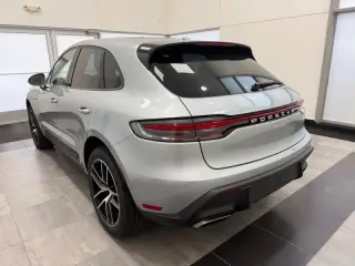 2025 Porsche Macan Base - Photo 21