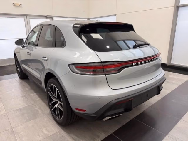 2025 Porsche Macan Base - Photo 18