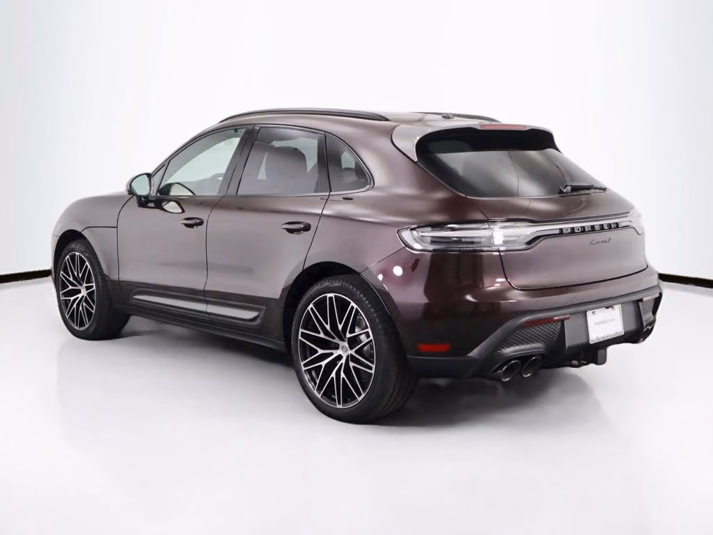 2025 Porsche Macan T - Photo 20