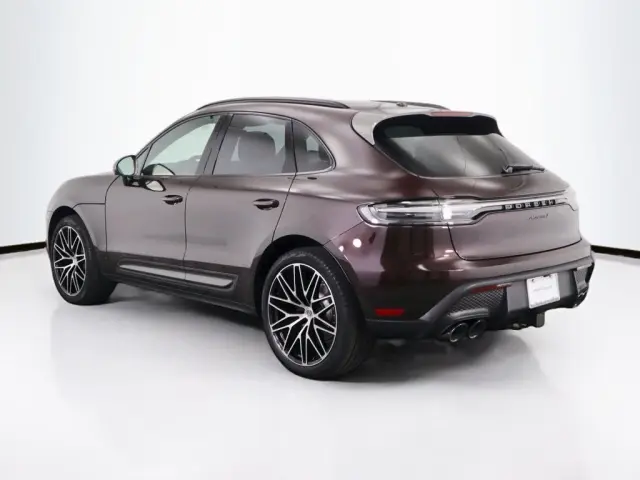 2025 Porsche Macan T - Photo 22