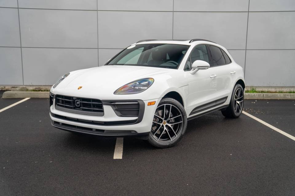 2025 Porsche Macan T