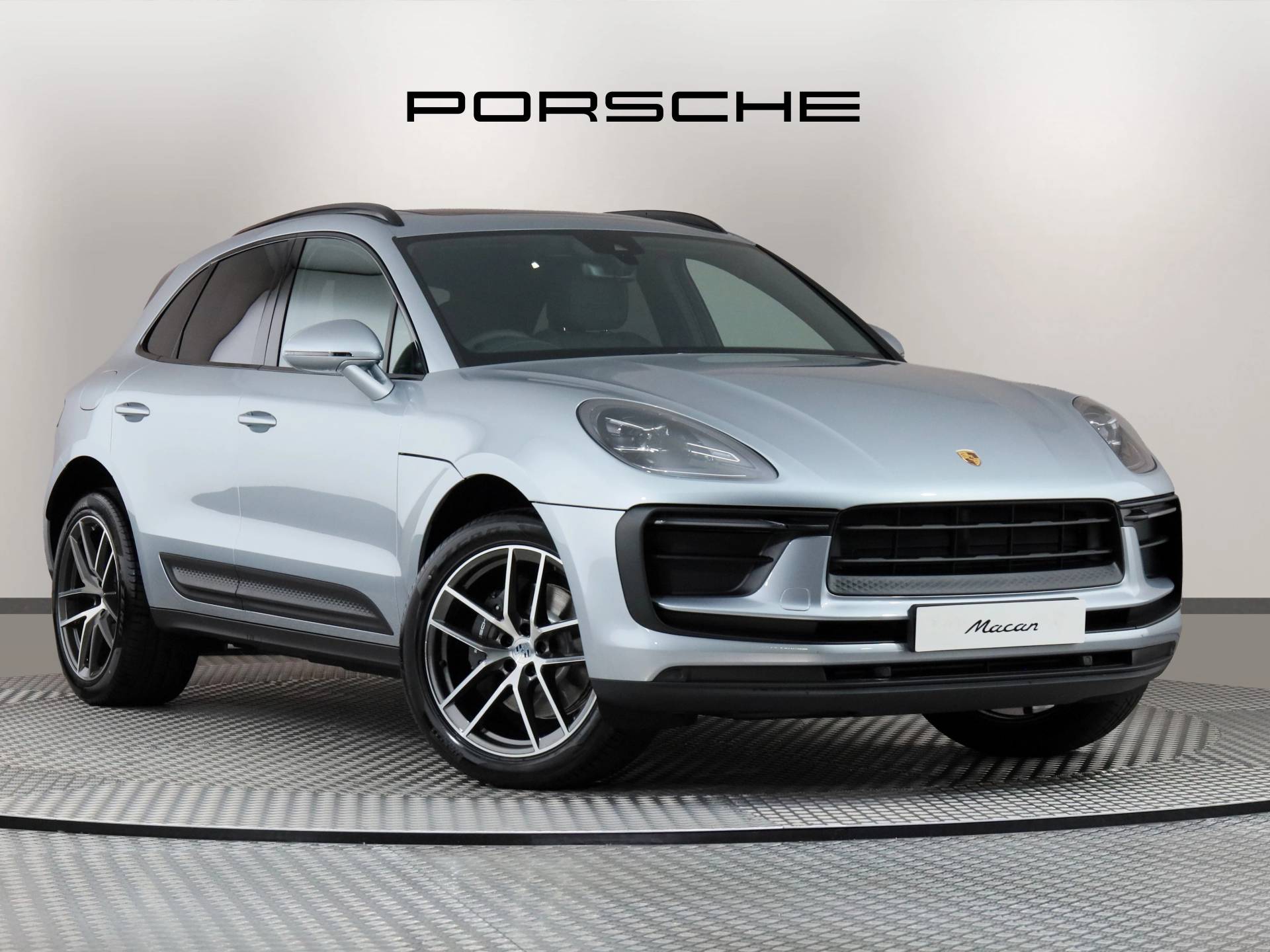 Macan, photo 1 of 40