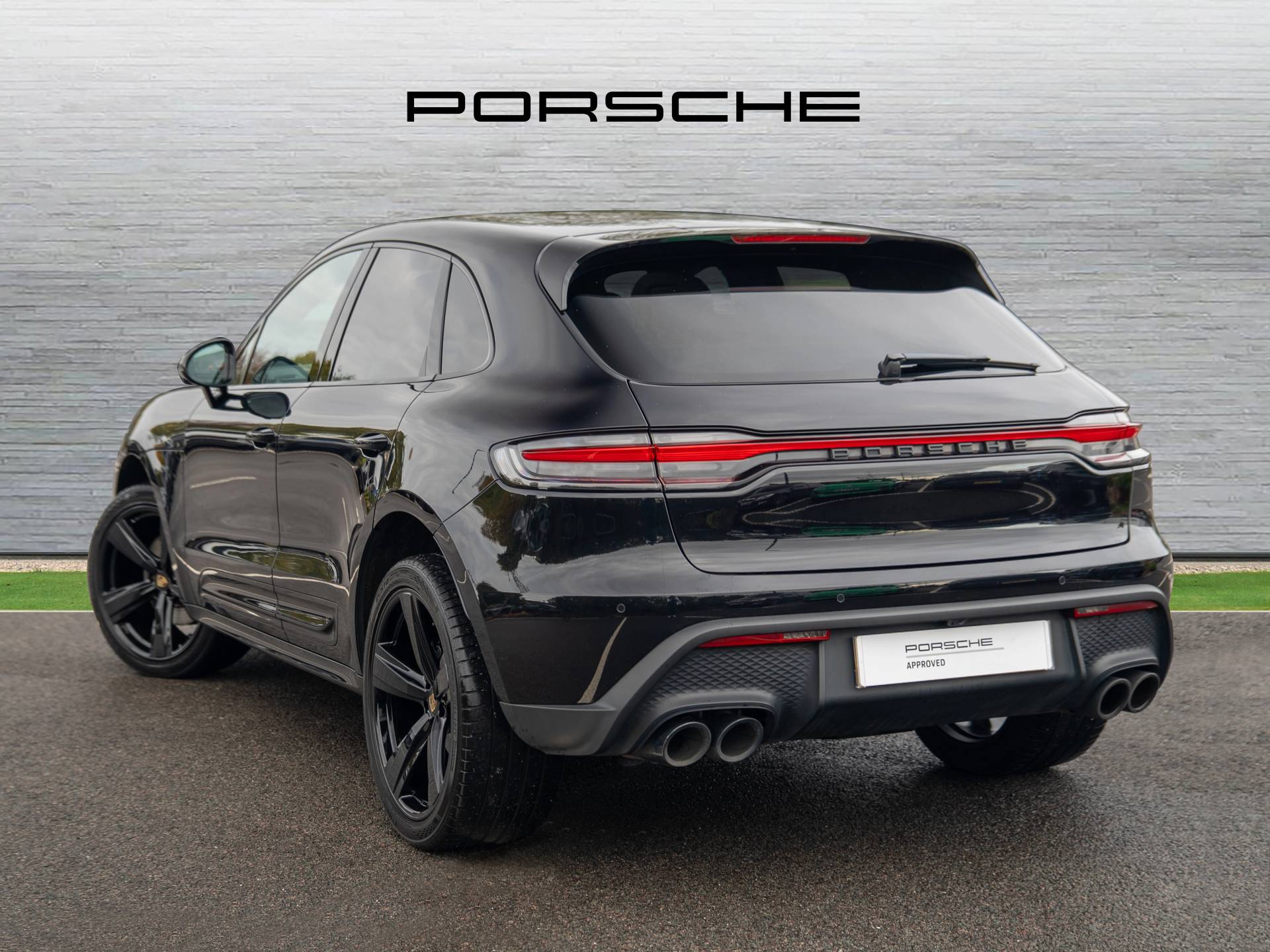 Macan, photo 2 of 43