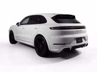 2026 Porsche Cayenne GTS - Photo 17