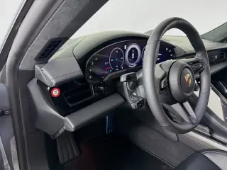 2026 Porsche Taycan GTS - Photo 29