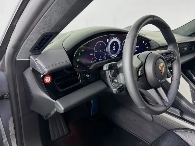 2026 Porsche Taycan GTS - Photo 30