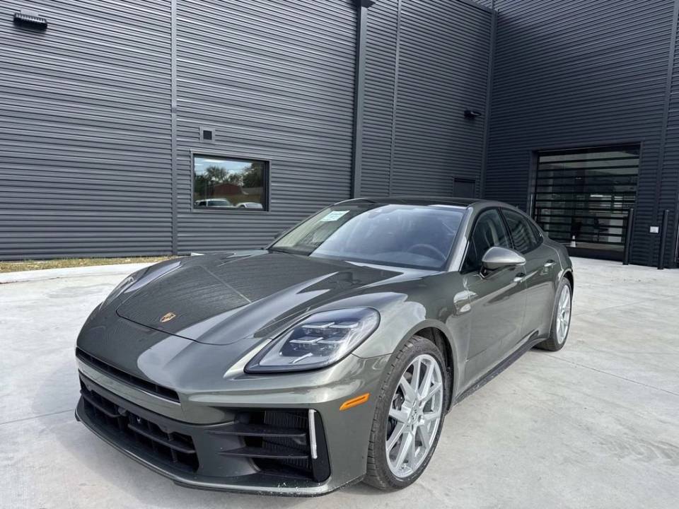 2026 Porsche Panamera