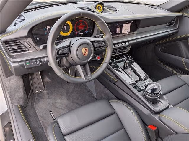 2026 Porsche 911 GTS - Photo 27
