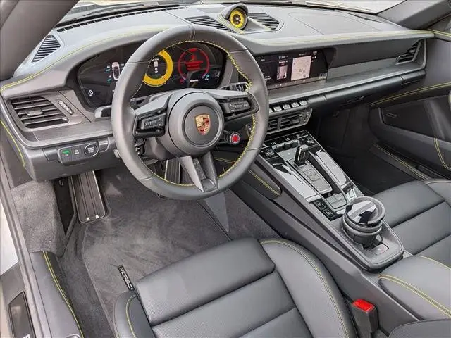 2026 Porsche 911 GTS - Photo 31
