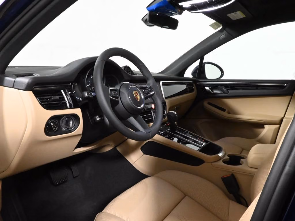 2025 Porsche Macan Base - Photo 28