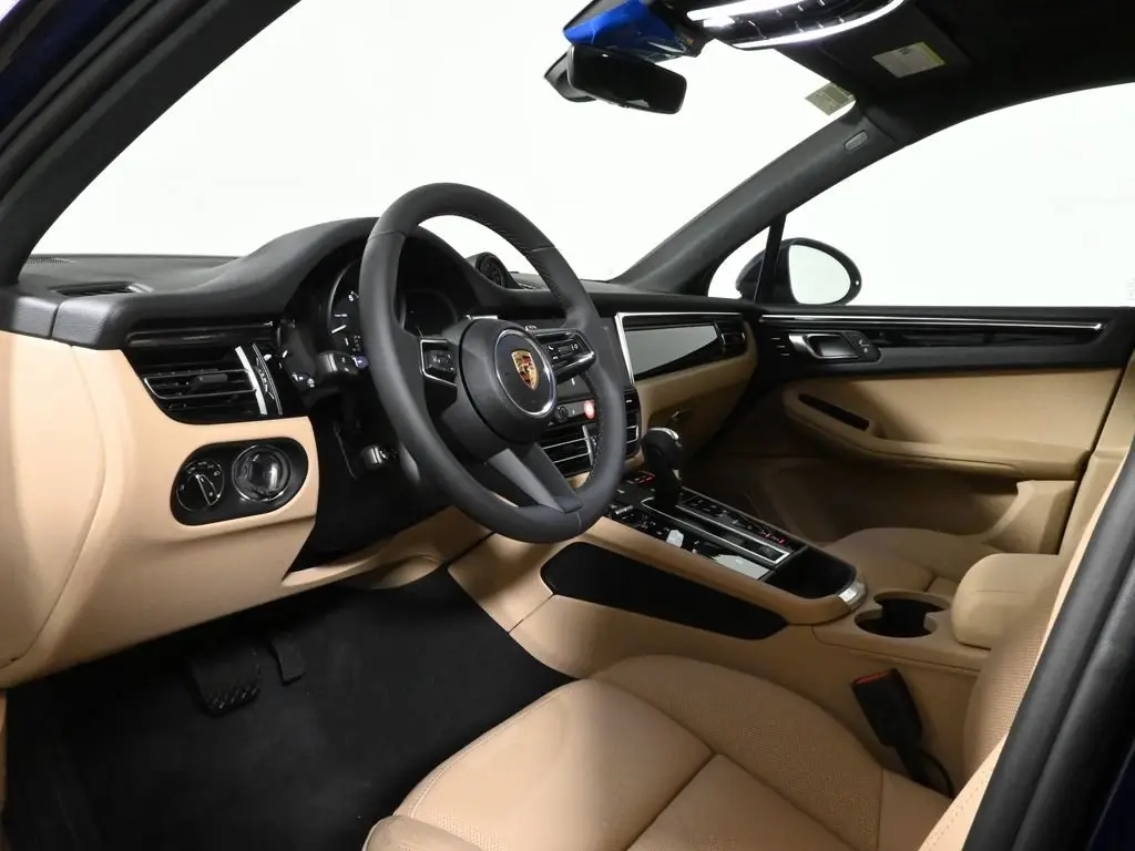 2025 Porsche Macan Base - Photo 32